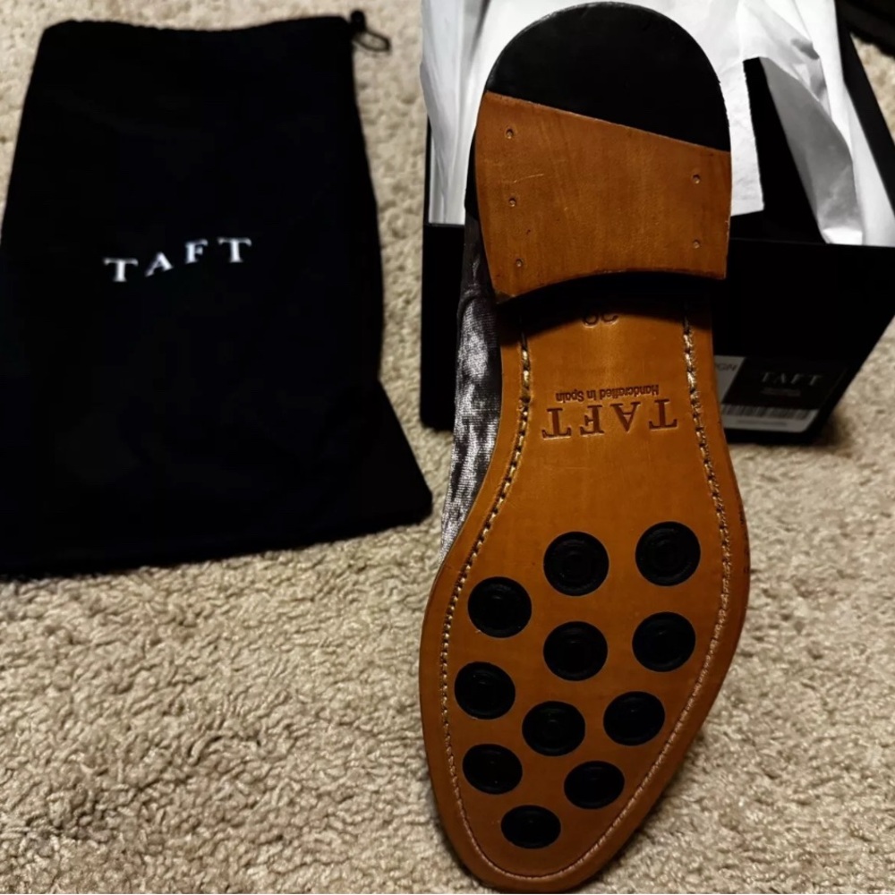 Taft Black and Brown Oxfords with Leather Finish